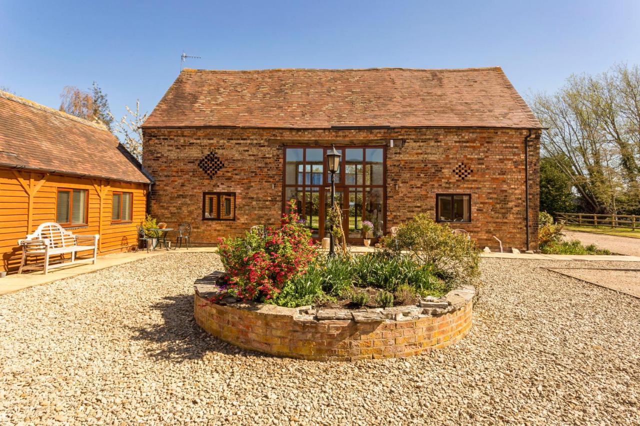Bridge Farm Holiday Cottages カウ・ハニーボーン エクステリア 写真