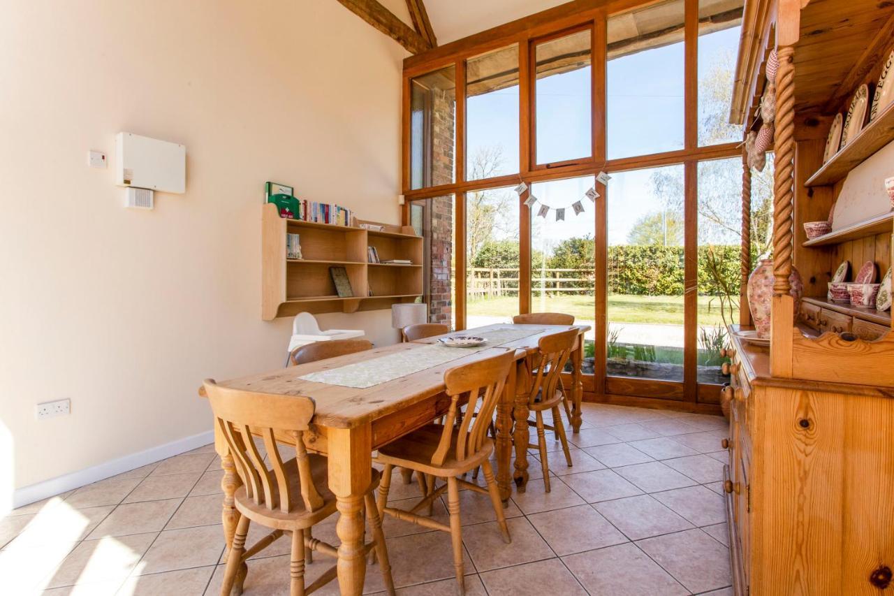 Bridge Farm Holiday Cottages カウ・ハニーボーン エクステリア 写真