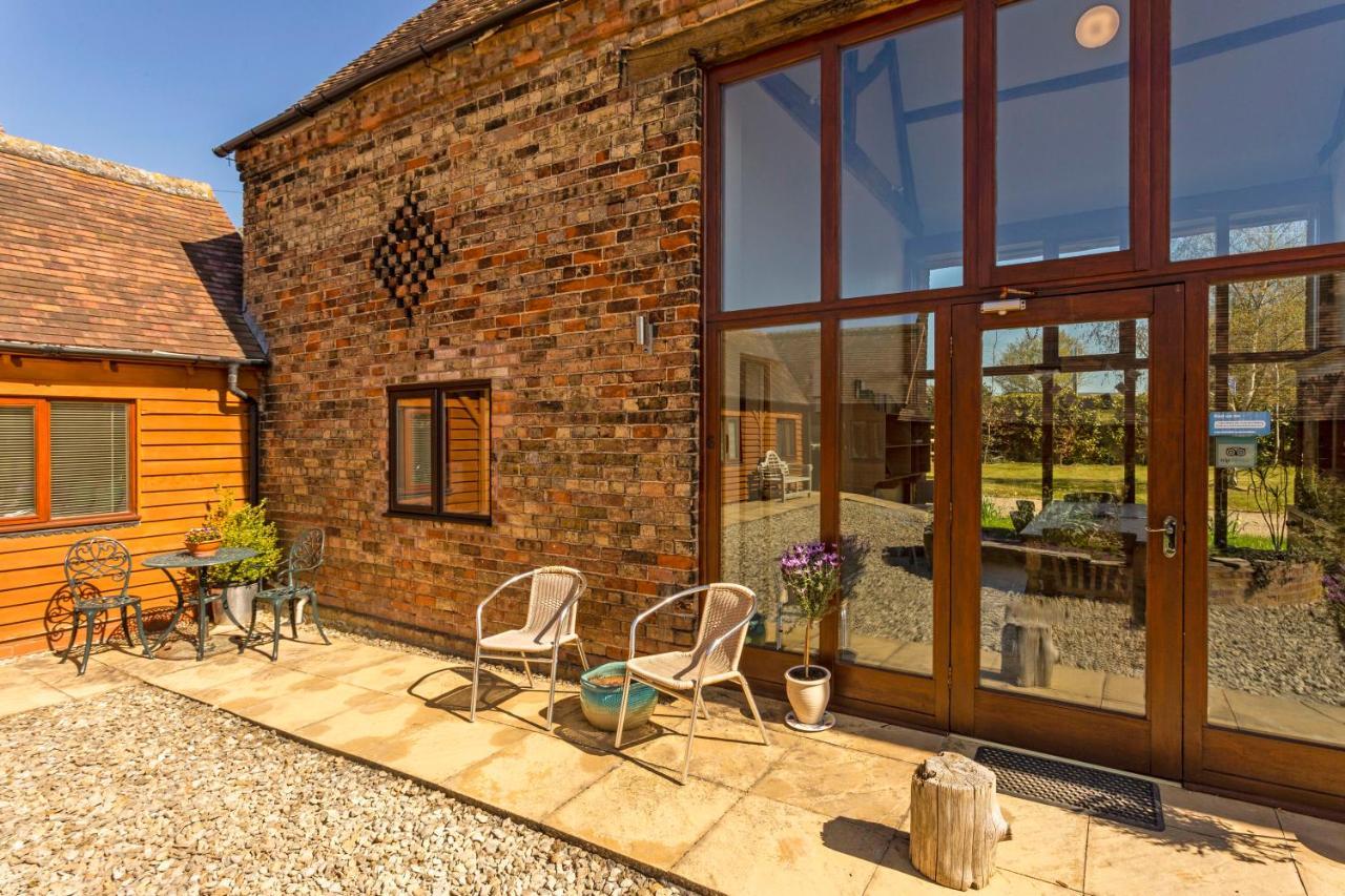 Bridge Farm Holiday Cottages カウ・ハニーボーン エクステリア 写真