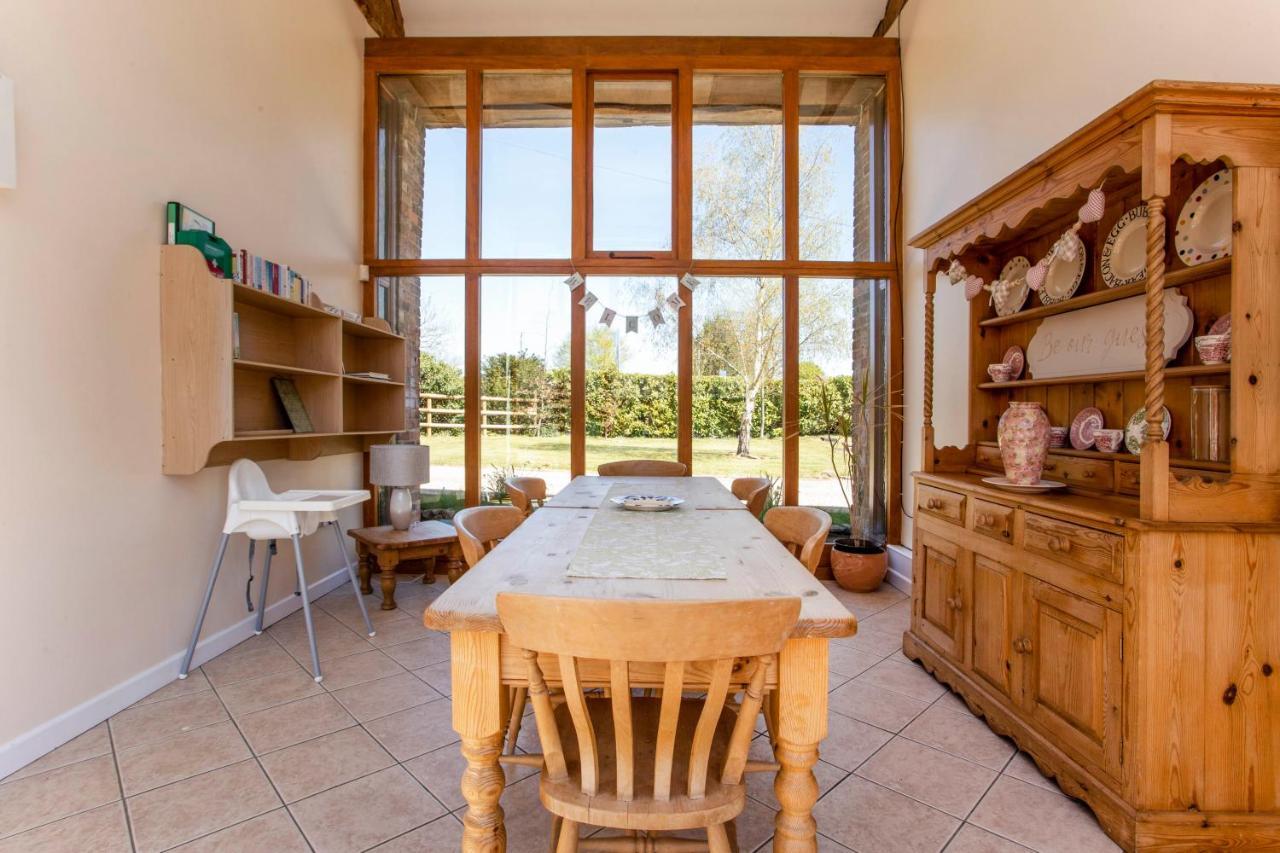 Bridge Farm Holiday Cottages カウ・ハニーボーン エクステリア 写真