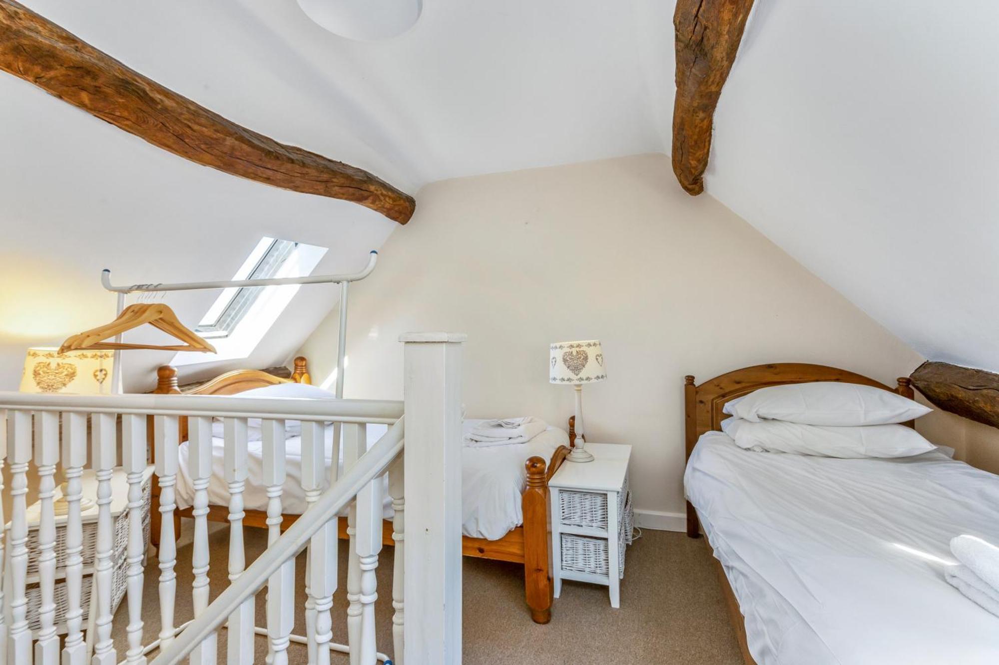 Bridge Farm Holiday Cottages カウ・ハニーボーン 部屋 写真