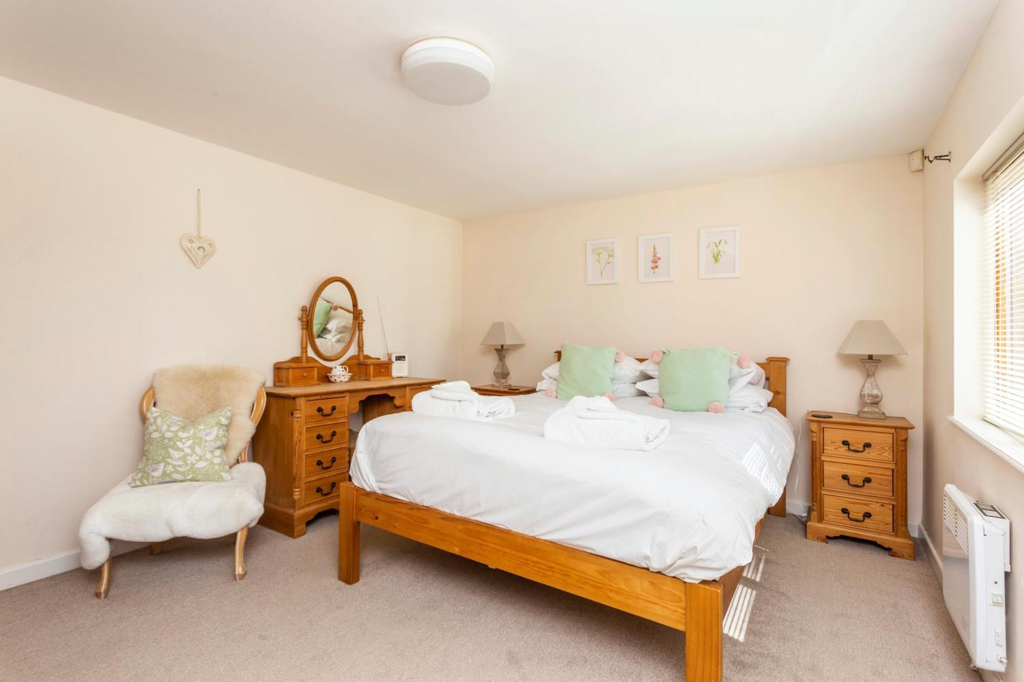 Bridge Farm Holiday Cottages カウ・ハニーボーン 部屋 写真