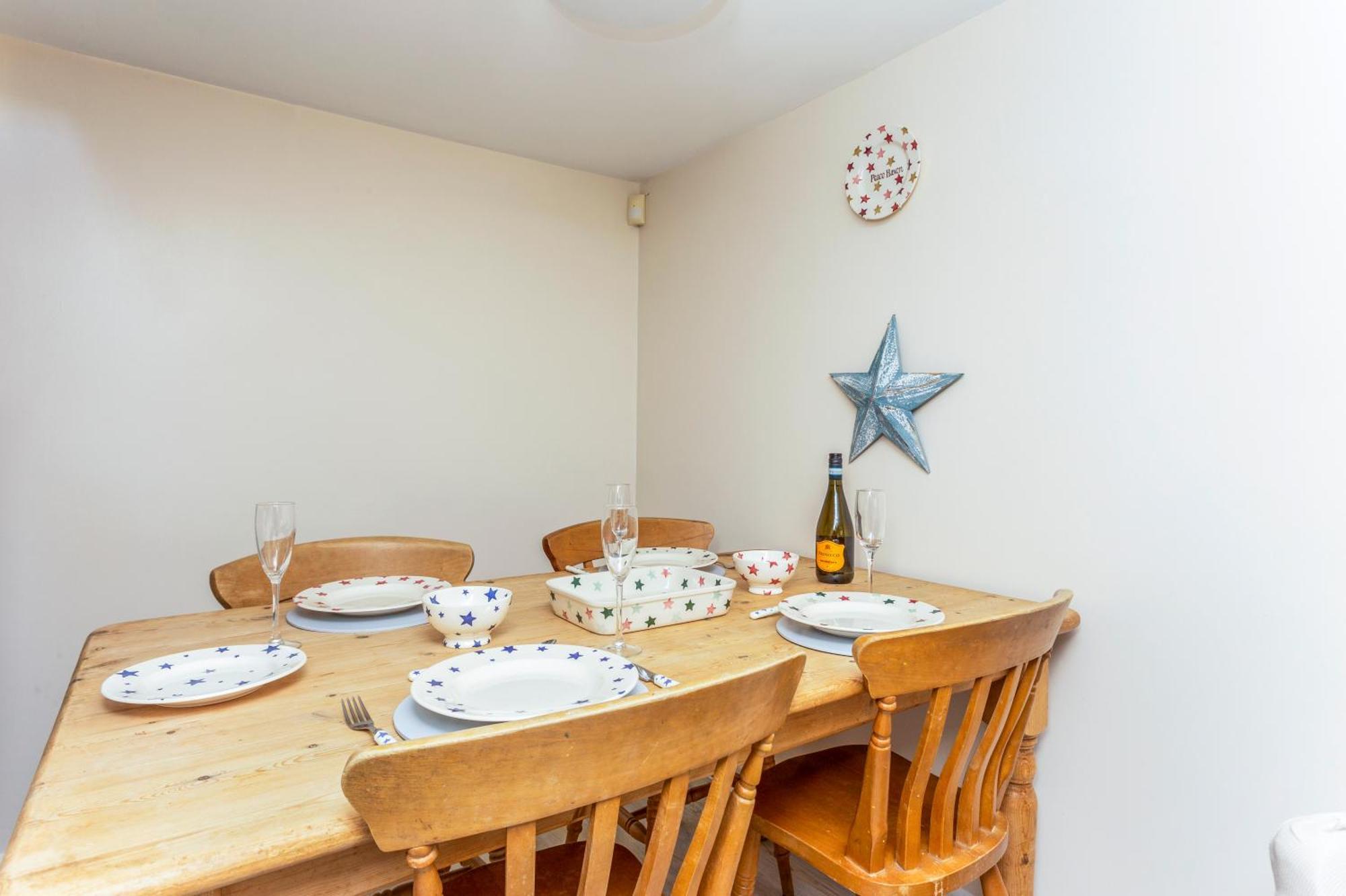 Bridge Farm Holiday Cottages カウ・ハニーボーン 部屋 写真