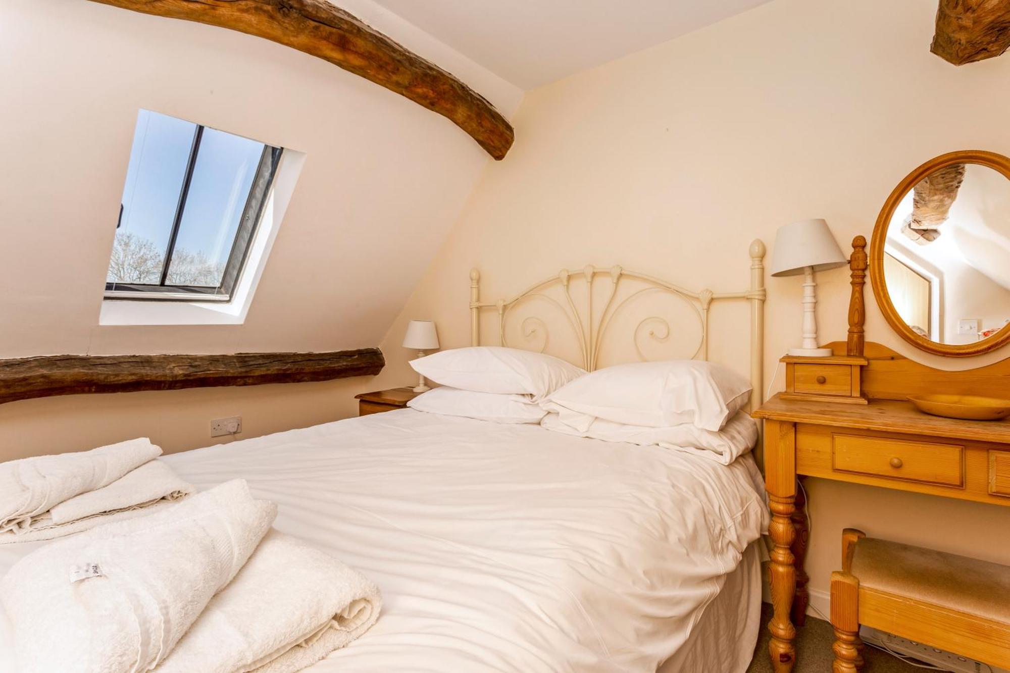 Bridge Farm Holiday Cottages カウ・ハニーボーン 部屋 写真