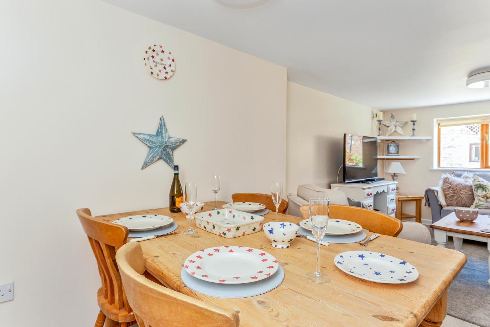 Bridge Farm Holiday Cottages カウ・ハニーボーン 部屋 写真