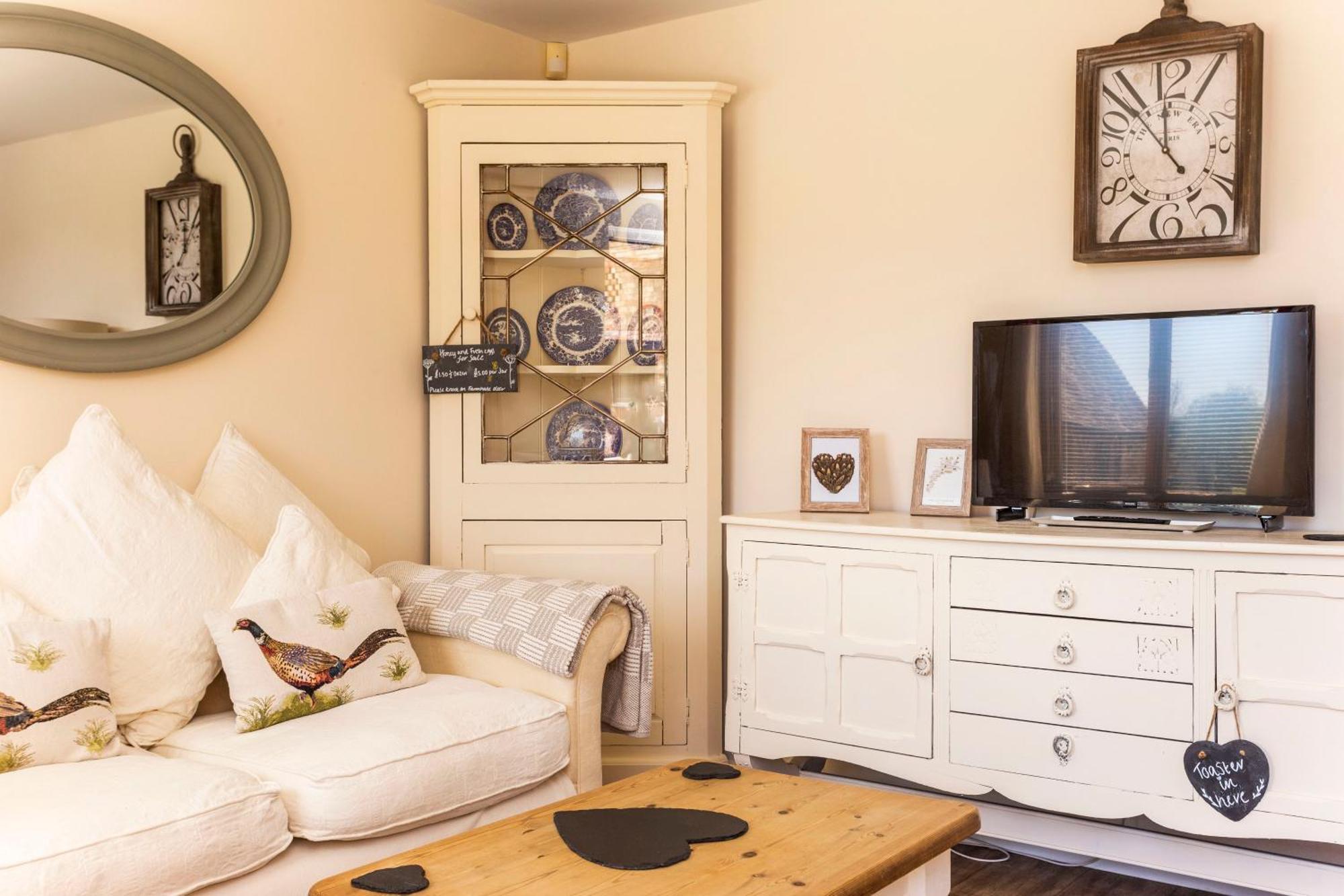 Bridge Farm Holiday Cottages カウ・ハニーボーン 部屋 写真