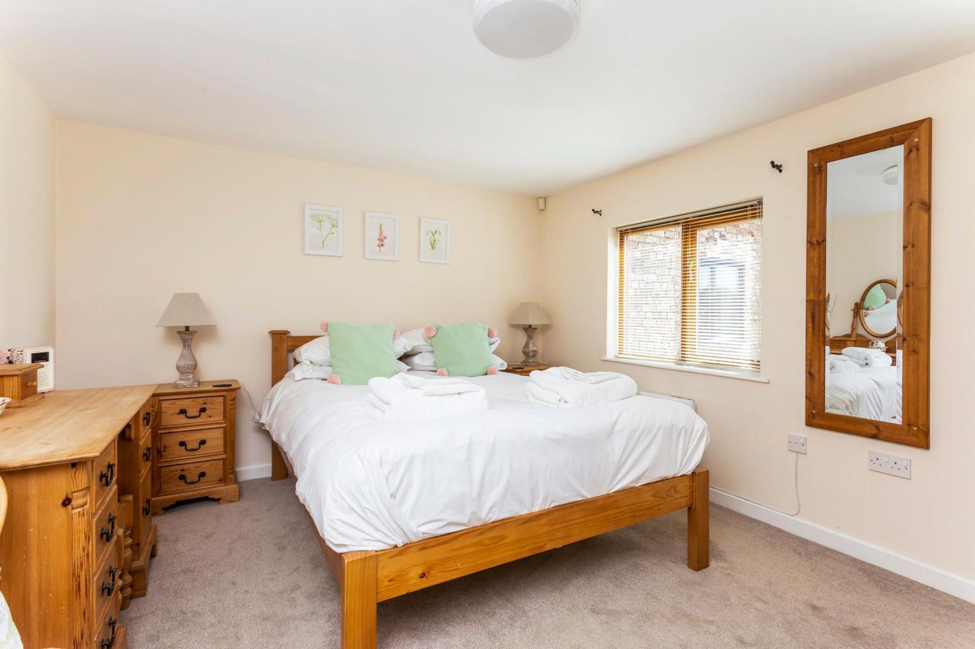 Bridge Farm Holiday Cottages カウ・ハニーボーン 部屋 写真
