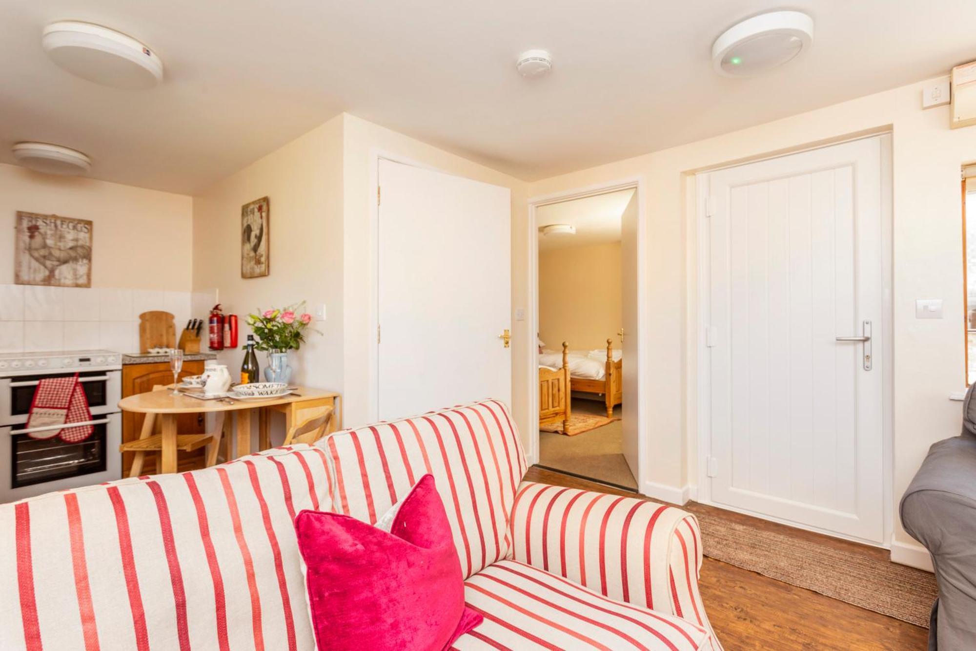 Bridge Farm Holiday Cottages カウ・ハニーボーン 部屋 写真